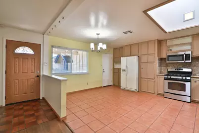 8625 Midfield Way, Sacramento, CA 95826 - Photo 11