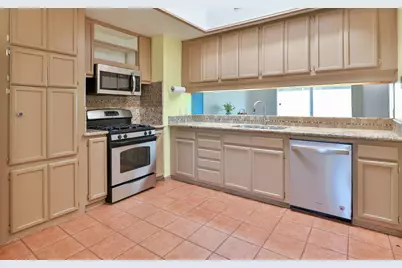 8625 Midfield Way, Sacramento, CA 95826 - Photo 17