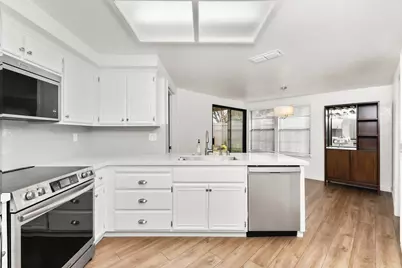 1101 Rio Cidade Way, Sacramento, CA 95831 - Photo 19