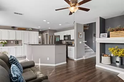 8422 Heritage Hill Drive, Elk Grove, CA 95624 - Photo 13