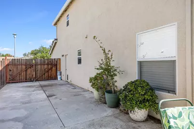 8422 Heritage Hill Drive, Elk Grove, CA 95624 - Photo 31