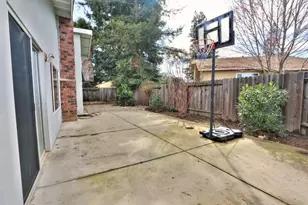 9385 Mira Del Rio Dr, Sacramento, CA 95827 - Photo 19