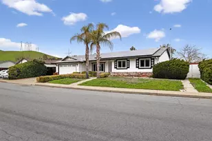 34 Kingswood, Pittsburg, CA 94565 - Photo 1