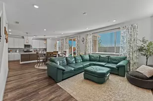 1129 Sierra Morena Wy, Roseville, CA 95747 - Photo 15