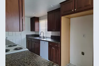 7839 Edenwood Court, Sacramento, CA 95828 - Photo 5