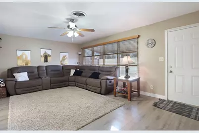 219 Lois Avenue, Galt, CA 95632 - Photo 13