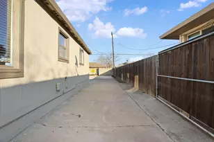 219 Lois Ave, Galt, CA 95632 - Photo 9