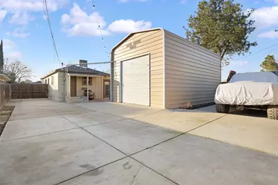 219 Lois Avenue, Galt, CA 95632 - Photo 39