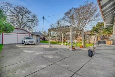 1221 N Lincoln Street, Stockton, CA 95203 - Photo 35