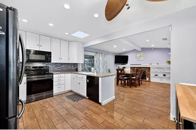 4241 Rosecrest Way, Sacramento, CA 95826 - Photo 9