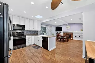 4241 Rosecrest Way, Sacramento, CA 95826 - Photo 9