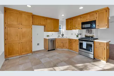 1828 College Greens Drive, Los Banos, CA 93635 - Photo 15