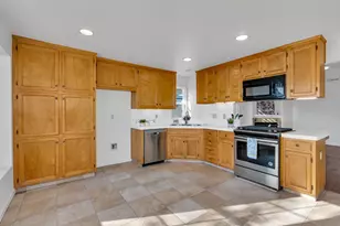 1828 College Greens Dr, Los Banos, CA 93635 - Photo 15