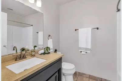 1828 College Greens Drive, Los Banos, CA 93635 - Photo 25