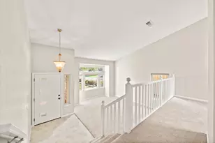 385 Hatteras Way, Sacramento, CA 95831 - Photo 9