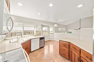 385 Hatteras Way, Sacramento, CA 95831 - Photo 21