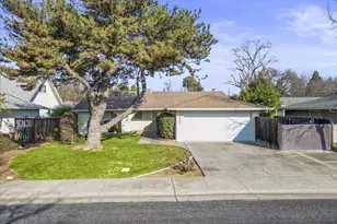 2807 Layton Dr, Davis, CA 95618 - Photo 3