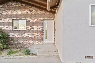 2213 Evelle Ln, Turlock, CA 95380 - Photo 5