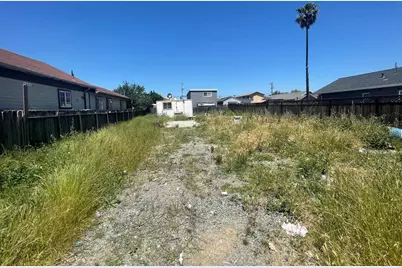 1143 72nd Avenue, Oakland, CA 94621 - Photo 1