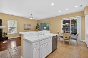 8 Anton Ct, Sacramento, CA 95835 - Photo 15