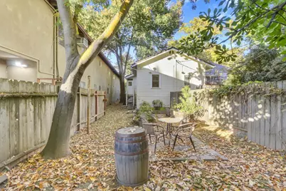 2320 F Street, Sacramento, CA 95816 - Photo 23