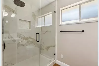 6200 S Land Park Drive, Sacramento, CA 95831 - Photo 21