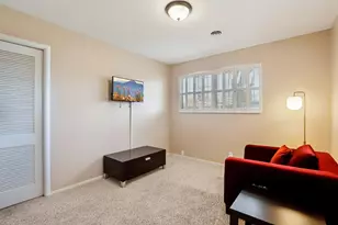 6200 S Land Park Dr, Sacramento, CA 95831 - Photo 19