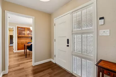 6200 S Land Park Drive, Sacramento, CA 95831 - Photo 3