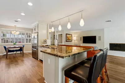 6200 S Land Park Drive, Sacramento, CA 95831 - Photo 7