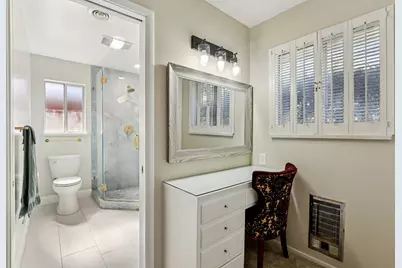 6200 S Land Park Drive, Sacramento, CA 95831 - Photo 25