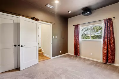 6200 S Land Park Drive, Sacramento, CA 95831 - Photo 13