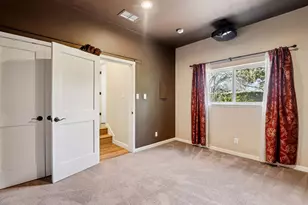 6200 S Land Park Dr, Sacramento, CA 95831 - Photo 13