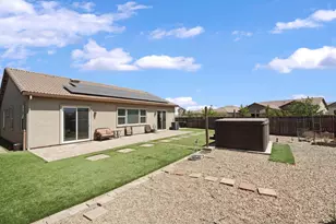 2013 Van Ruiten Dr, Lodi, CA 95242 - Photo 11