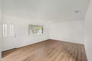 580 Lampasas Ave, Sacramento, CA 95815 - Photo 9