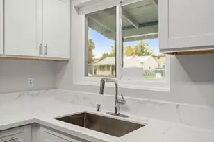 580 Lampasas Ave, Sacramento, CA 95815 - Photo 13