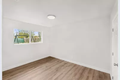 580 Lampasas Avenue, Sacramento, CA 95815 - Photo 21