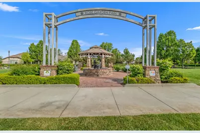 9875 Westminster Way, Elk Grove, CA 95757 - Photo 35