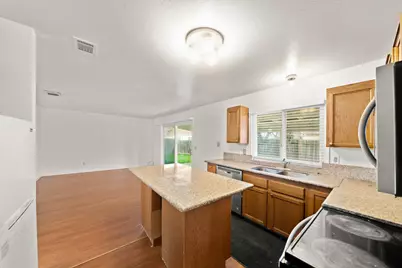 7765 Twain Court, Sacramento, CA 95828 - Photo 27