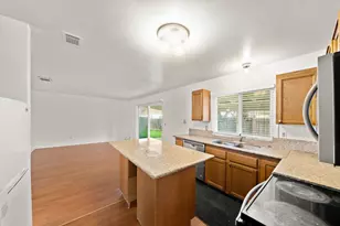 7765 Twain Ct, Sacramento, CA 95828 - Photo 27