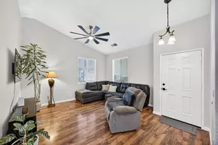 9365 Laguna Pointe Way, Elk Grove, CA 95758 - Photo 5