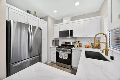 9365 Laguna Pointe Way, Elk Grove, CA 95758 - Photo 13