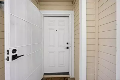 9365 Laguna Pointe Way, Elk Grove, CA 95758 - Photo 3