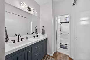 9365 Laguna Pointe Way, Elk Grove, CA 95758 - Photo 17