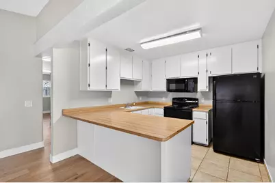 7639 Clover Woods Court, Sacramento, CA 95828 - Photo 11