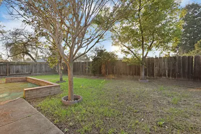 8215 Manhattan Drive, Stockton, CA 95210 - Photo 41