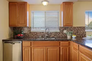 8215 Manhattan Dr, Stockton, CA 95210 - Photo 17