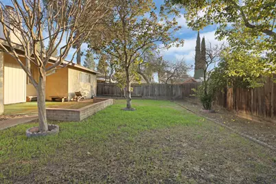 8215 Manhattan Drive, Stockton, CA 95210 - Photo 39