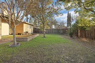 8215 Manhattan Dr, Stockton, CA 95210 - Photo 39