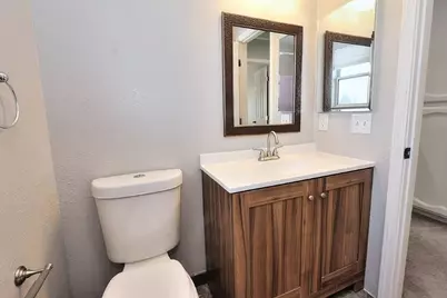 975 Rossburn Way, Galt, CA 95632 - Photo 37