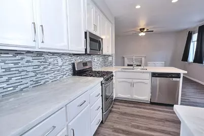 975 Rossburn Way, Galt, CA 95632 - Photo 13